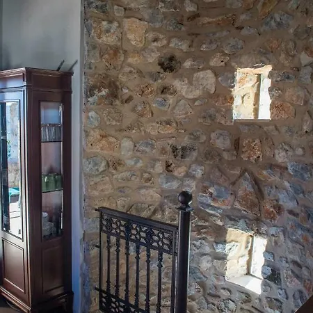 Skamnaki Stonehouse