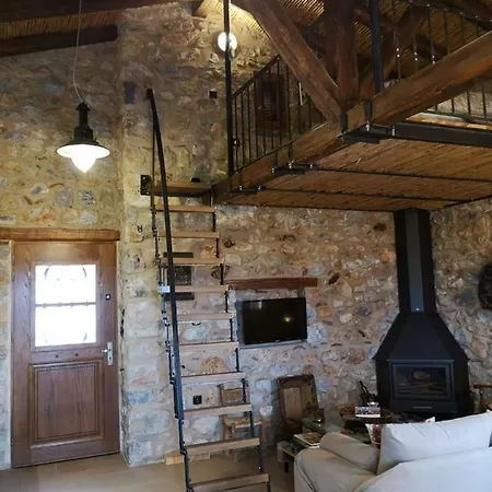 Skamnaki Stonehouse